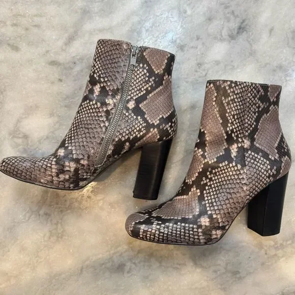 Steve Madden Pixie Natural Snake Print Block Heel Ankle Boot Bootie Size 7.5 - Picture 7 of 12